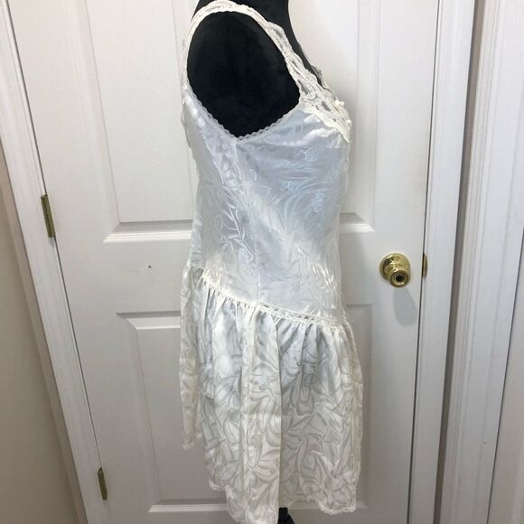 Erika Taylor vintage off white negligee nightgown, size medium - Picture 4 of 16